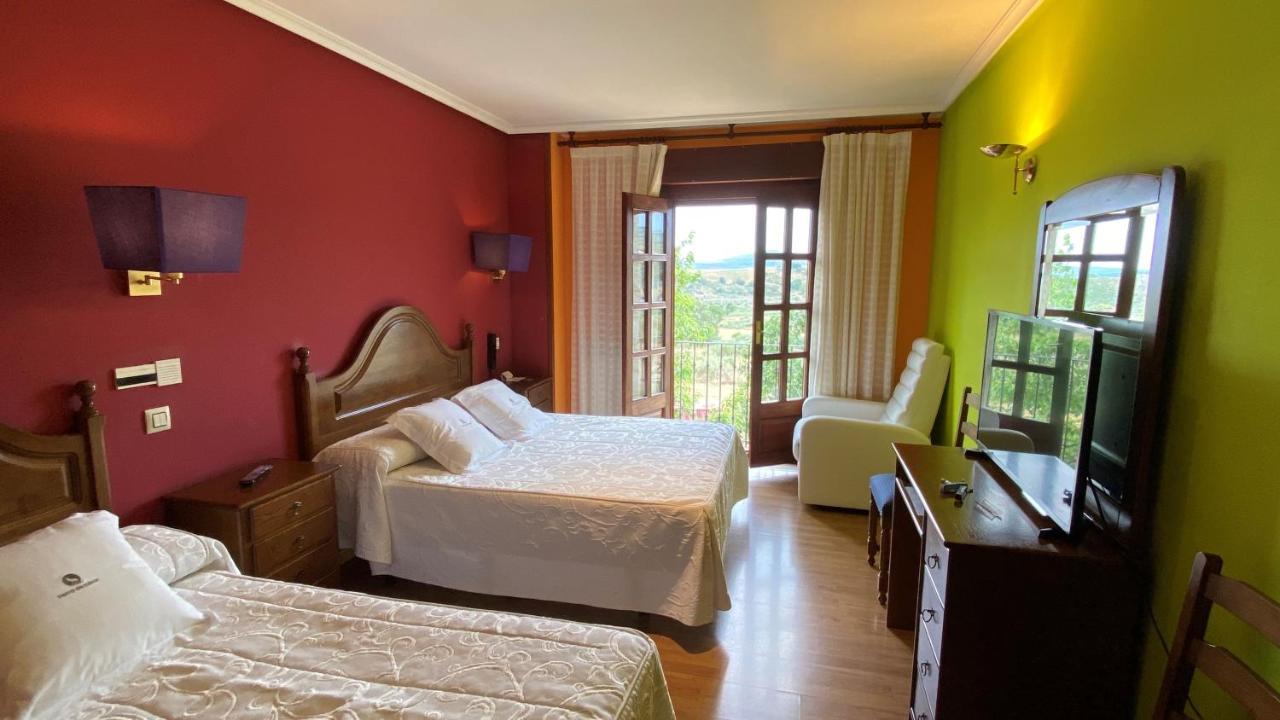 Hotel Tierra De Lobos Puebla de Sanabria Exterior foto