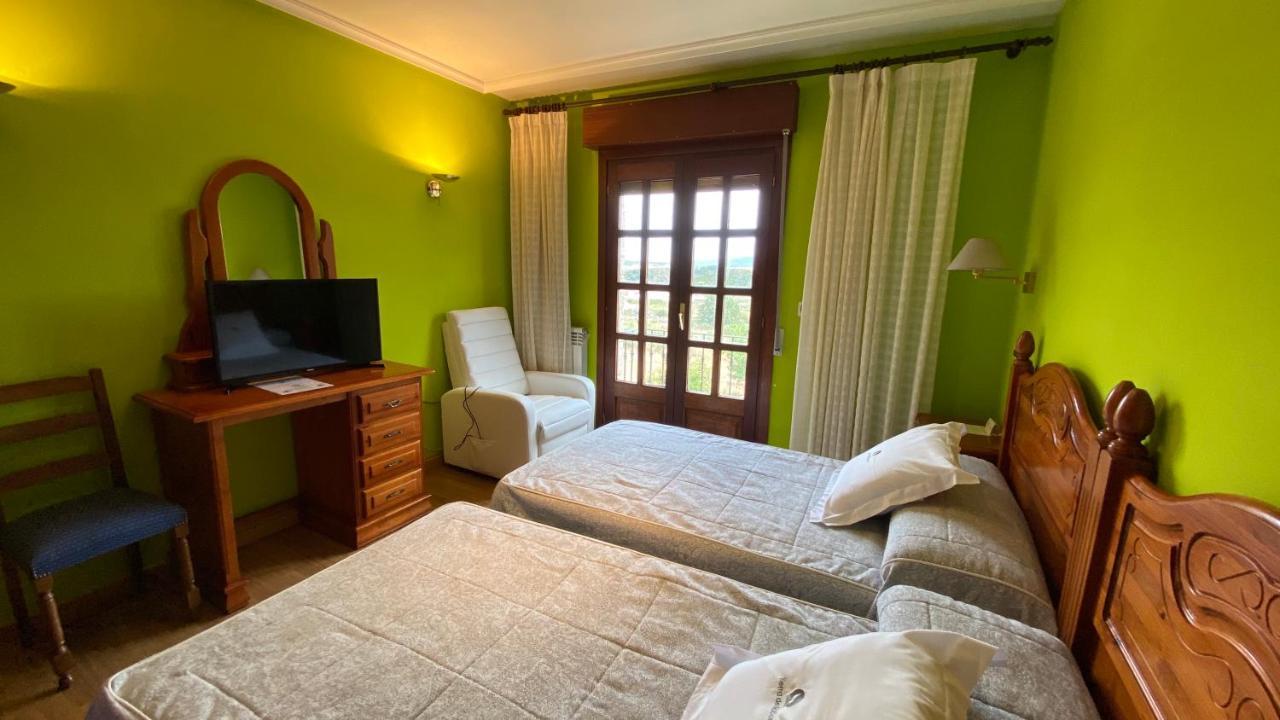 Hotel Tierra De Lobos Puebla de Sanabria Exterior foto