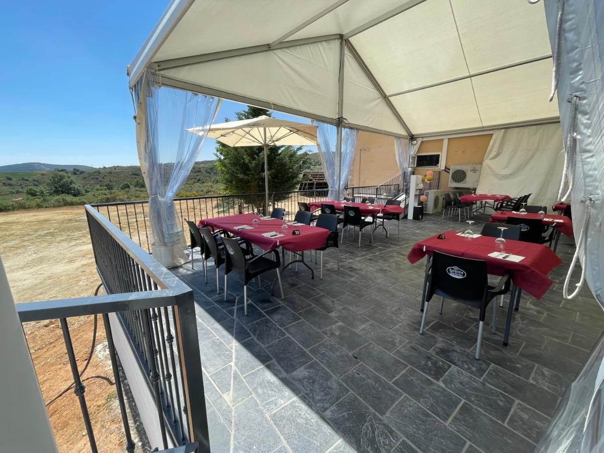 Hotel Tierra De Lobos Puebla de Sanabria Exterior foto